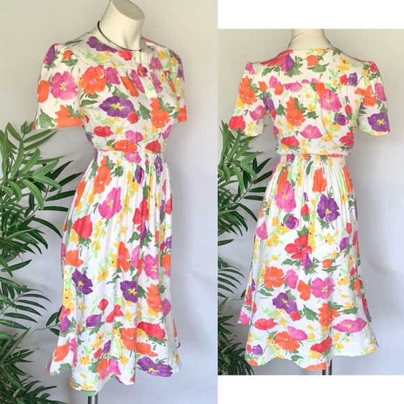 v i n t a g e :: Floral Romantic Cottagecore Smocked Dress - Picture 9 of 11